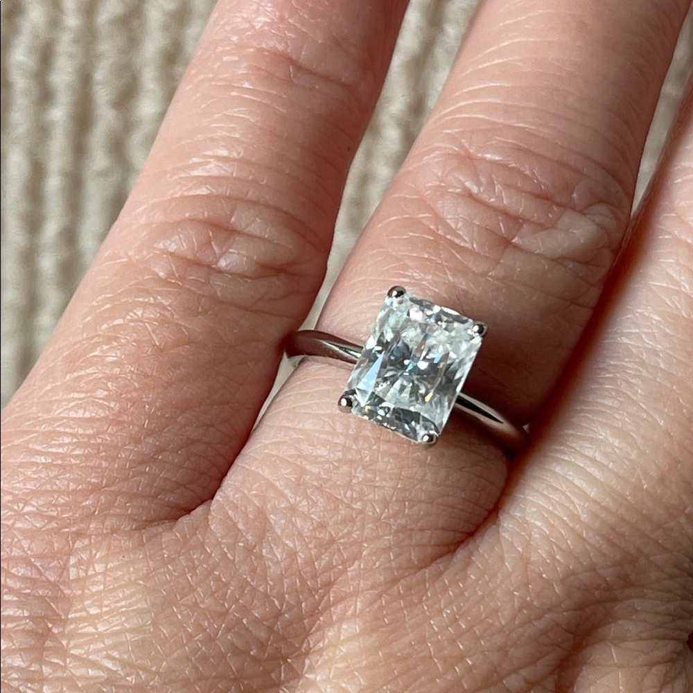 Radiant Cut 3ct Moissanite Ring in 925 Sterling Silver Size 5 GRA Certificate - Picture 6 of 10
